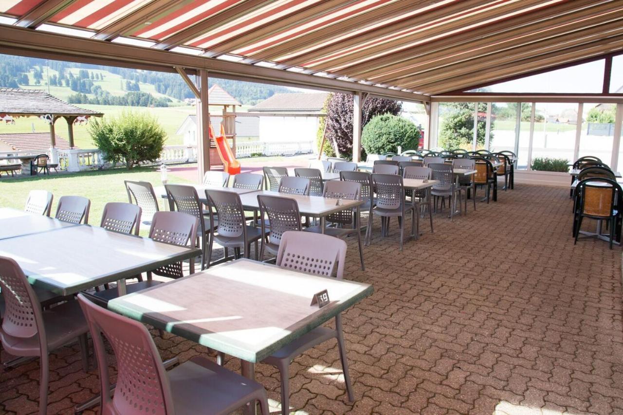 Hotel - Restaurant Le Manoir Vaulruz Bagian luar foto